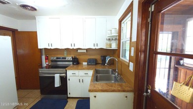 Don't miss this turnkey 3-bedroom, 2-bathroom, 1,208 sqft - photo 14