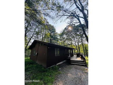 Hemlock Lake Home For Sale in Lords Valley Pennsylvania