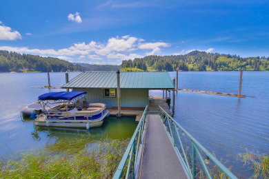 South Tenmile Lake Home For Sale in Lakeside Oregon