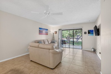 Spacious 2 bed, 2 baths condo located in the heart of Deerfield - photo 9