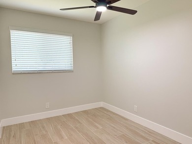 Beautifully updated 3-bedroom, 1-bathroom home in Lake Worth - photo 10