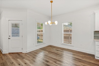 Conveniently located in the heart of Niceville, this beautifully - photo 11