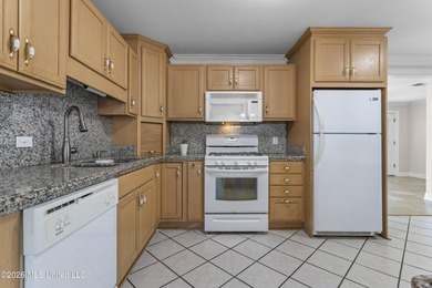 Own your own piece of paradise near the beach! This spacious - photo 16