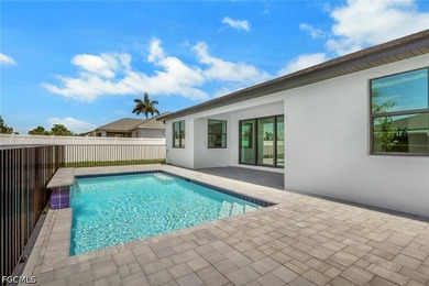 Welcome home! This stunning Hardwyn Signature model, an - photo 21