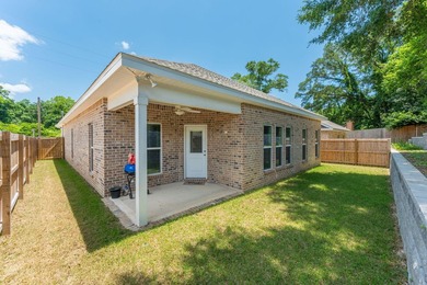 Conveniently located in the heart of Niceville, this beautifully - photo 28