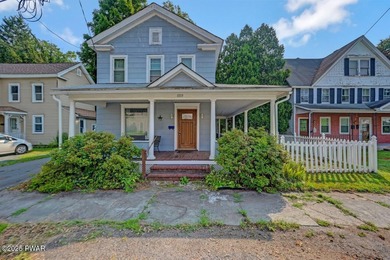 (private lake, pond, creek) Home For Sale in Honesdale Pennsylvania