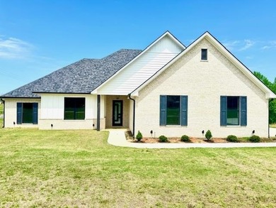 LET'S GET IT!! PRICE IMPROVEMENT!! Stunning 2,271 square foot - photo 3
