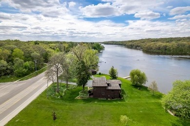 Riverfront Living Starts Here! Enjoy 337 ft of Rock River - photo 13
