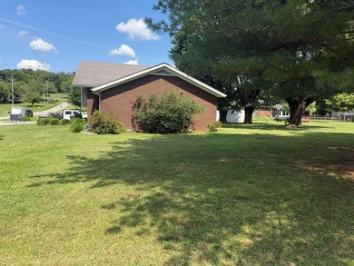 Welcome to this well-maintained 4-bedroom, 2-bathroom - photo 16