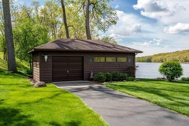 Riverfront Living Starts Here! Enjoy 337 ft of Rock River - photo 20
