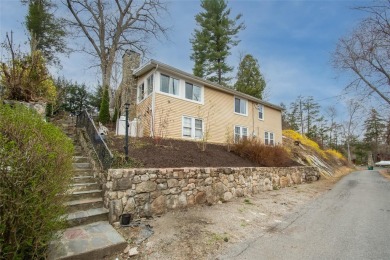 Lake Home For Sale in Putnam Valley, New York