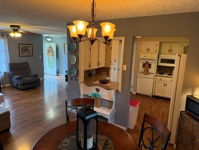 Welcome to this well-maintained 4-bedroom, 2-bathroom - photo 22