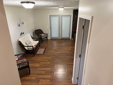 Welcome to this well-maintained 4-bedroom, 2-bathroom - photo 32