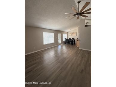 Charming 3 bedroom, 2 bath home with open concept floor plan - photo 2