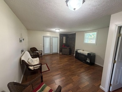Welcome to this well-maintained 4-bedroom, 2-bathroom - photo 33