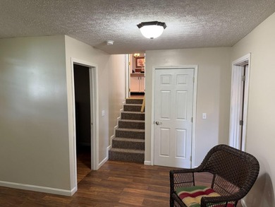 Welcome to this well-maintained 4-bedroom, 2-bathroom - photo 34