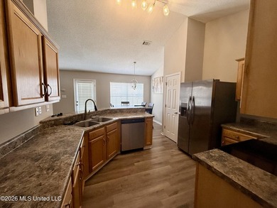 Charming 3 bedroom, 2 bath home with open concept floor plan - photo 4