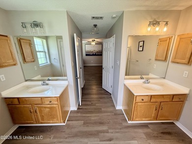 Charming 3 bedroom, 2 bath home with open concept floor plan - photo 10