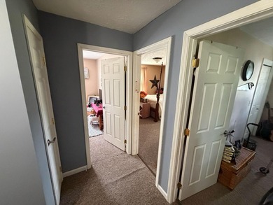 Welcome to this well-maintained 4-bedroom, 2-bathroom - photo 42