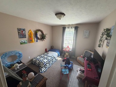Welcome to this well-maintained 4-bedroom, 2-bathroom - photo 44