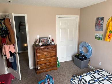 Welcome to this well-maintained 4-bedroom, 2-bathroom - photo 45