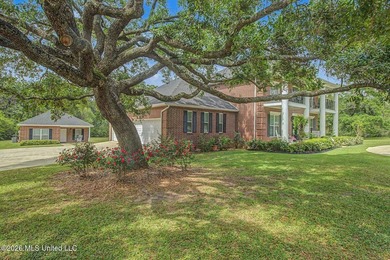 Welcome home to your own private estate! Tucked away at the end - photo 3