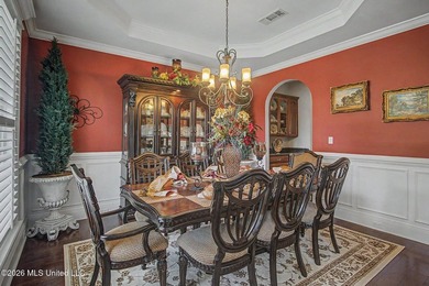 Welcome home to your own private estate! Tucked away at the end - photo 8