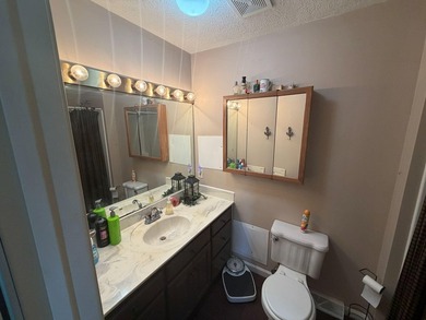 Welcome to this well-maintained 4-bedroom, 2-bathroom - photo 59