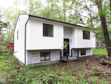 Hemlock Lake Home For Sale in Lords Valley Pennsylvania