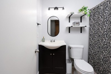 Charming two bedroom, one bathroom condo perfectly positioned in - photo 15