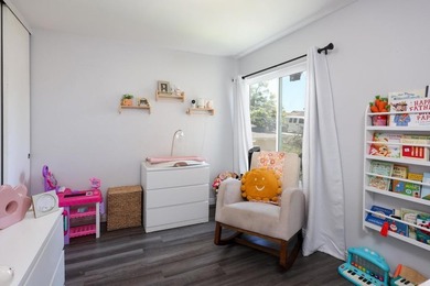 Charming two bedroom, one bathroom condo perfectly positioned in - photo 17