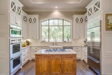 THERE'S NO PLACE LIKE THIS HOME. This is the property where - photo 17