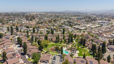 Charming two bedroom, one bathroom condo perfectly positioned in - photo 29