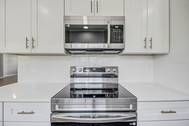 Under contract-accepting backup offers. Beautifully reimagined - photo 8