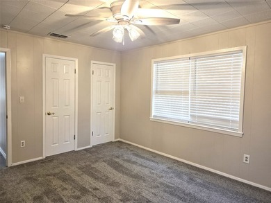 Price reduction! Seller is ready to move on! Plenty of room to - photo 8