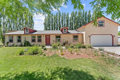 Snake River - Owyhee County Home For Sale in Hammett Idaho