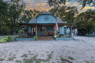 Lake Tawakoni Home For Sale in Quinlan Texas