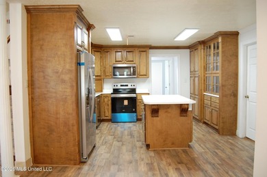 This new renovated two-story home is tucked away on a street - photo 7