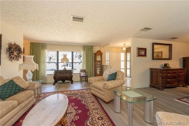 Spacious and full of character, this 2,600 sq. ft. mid-century - photo 6