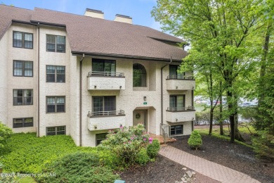 Lake Condo For Sale in Lake Harmony, Pennsylvania