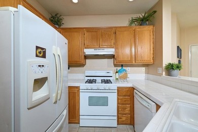 Welcome to this 3 bedroom, 2.5 bath detached townhome in the - photo 11