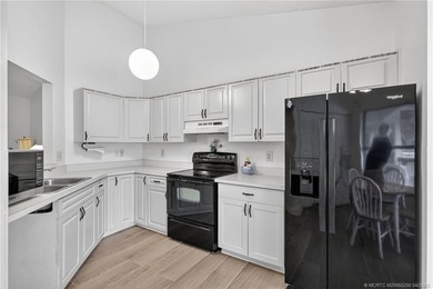 Move right in and start living the Florida dream! This - photo 17