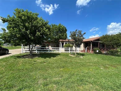 Cedar Creek Lake Home For Sale in Trinidad Texas