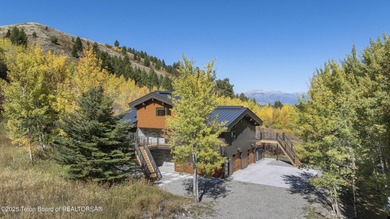 An exceptional 20.29-acre ranchette on the Snake River, offering - photo 3