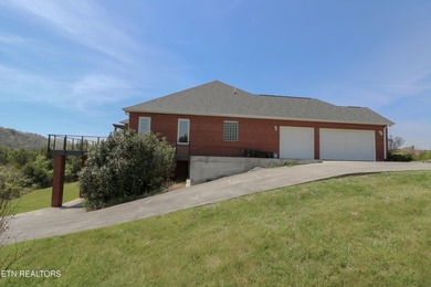 Incredible brick ranch home on Woodlake Golf course! Sits on top - photo 50