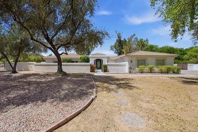 Rare opportunity in coveted Paradise Valley Farms, perfectly - photo 2