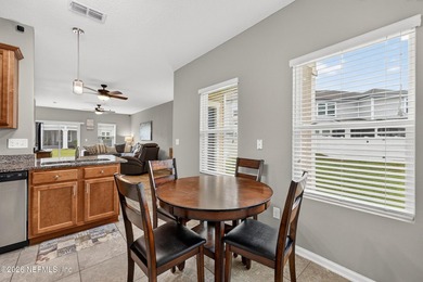 Welcome to this beautifully maintained 3-bedroom, 3-bathroom - photo 13