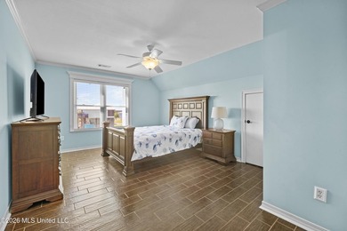 Prime waterfront home in Riverview situated on a rare double lot - photo 14