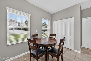 Welcome to this beautifully maintained 3-bedroom, 3-bathroom - photo 14