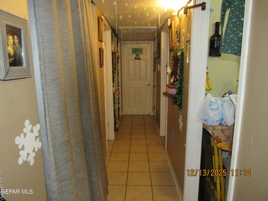 Nice 3 Bed 1 /12 Bath home Located in the lower valley. Corner